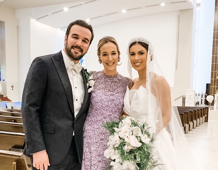 A mis hermanos Fran y Adri en su boda.